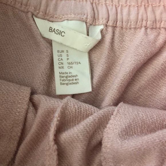 Pink super soft shorts form H and M - Picture 2 of 3